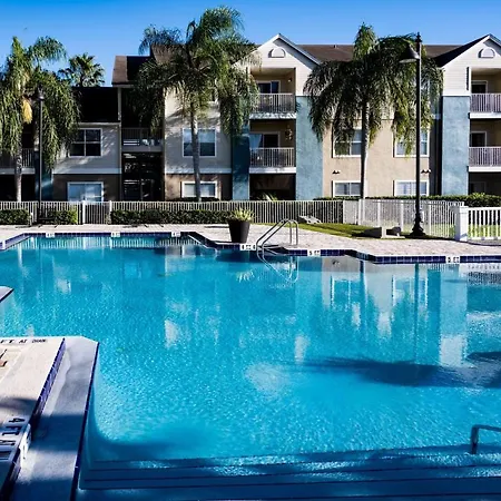 Scenic And Vibrant 1Br With Balcony Gym Pool Apartment